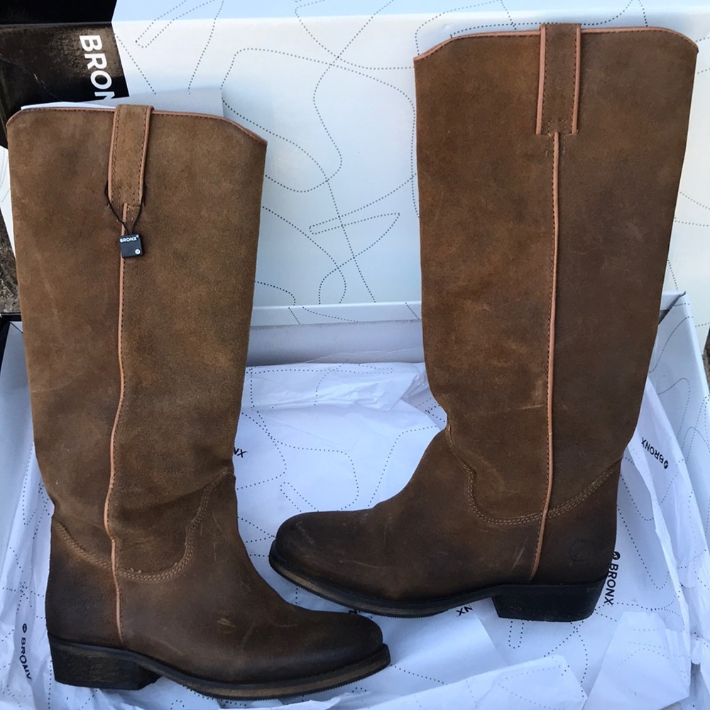 Boots - Picture 2 of 4